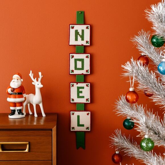 Mid Century Modern Plastic Canvas NOEL Wall Hanging Christmas Decor - Picture 1 of 4